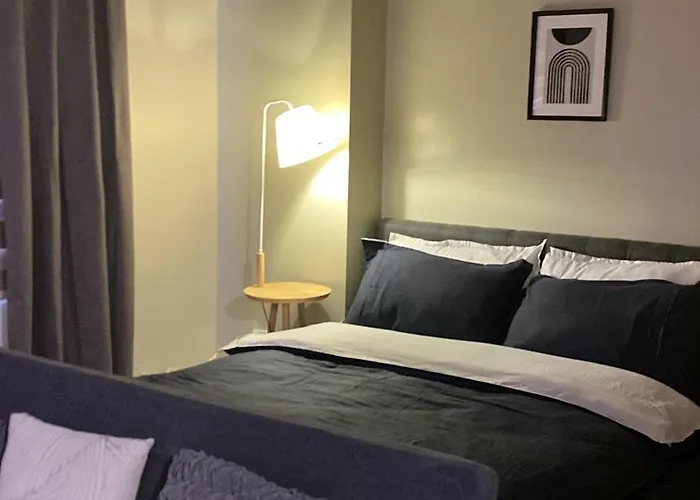 Aparthotel Cluster 3, 81 Newport Blvd Near Naia T3 Manila