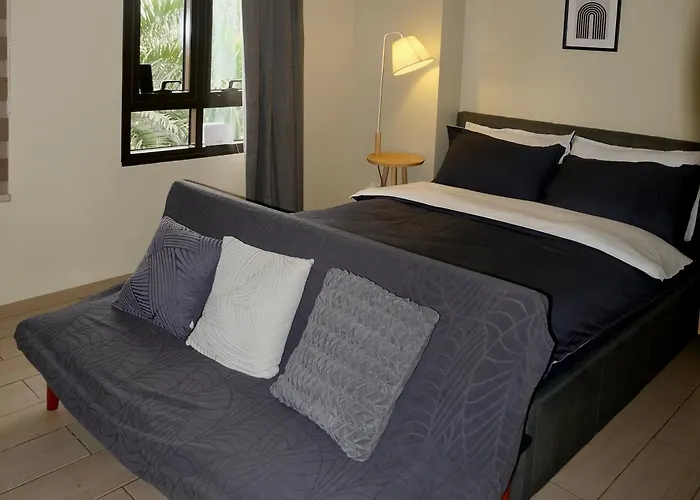 Cluster 3, 81 Newport Blvd Near Naia T3 Aparthotel Manila