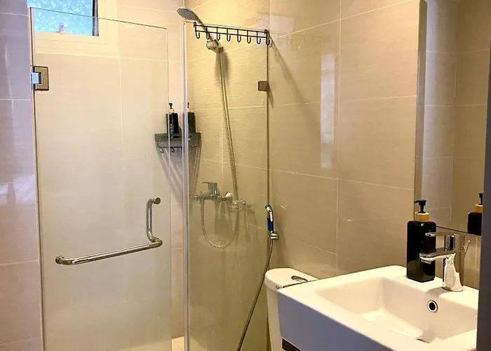 Cluster 3, 81 Newport Blvd Near Naia T3 Aparthotel 4*